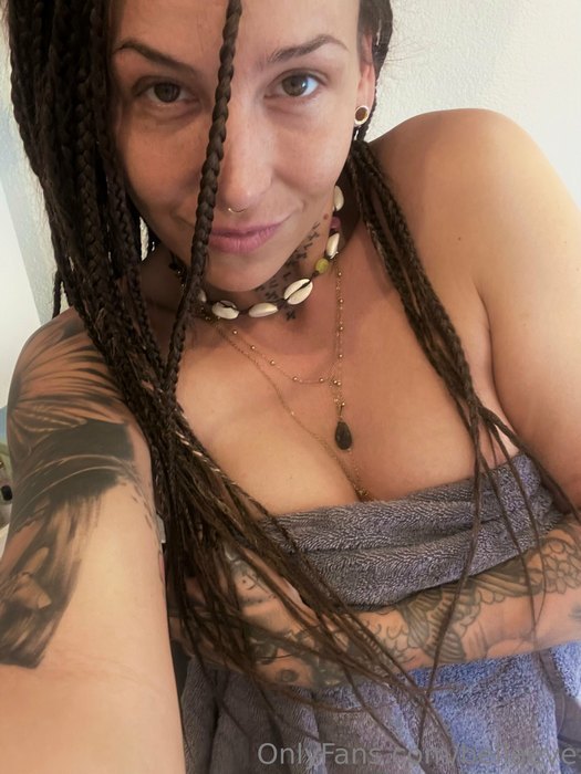 Bella Everly @bellaeve onlyfans siterip (2025-04-23)